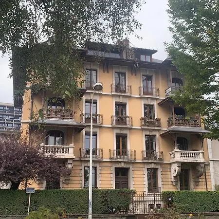 Lakefront Duplex * Annecy